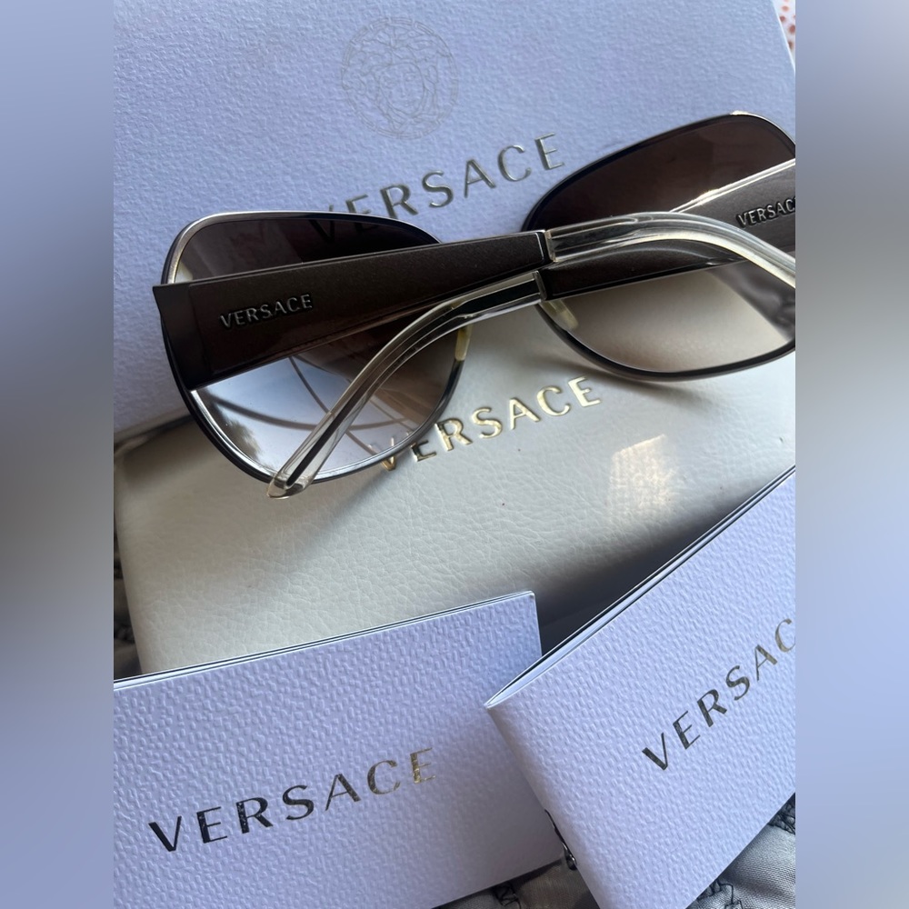 VERSACE Made in Italy Sunglasses - Picture 6 of 16